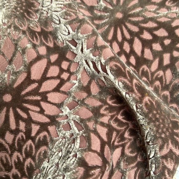 Vintage Oscar de la Renta Rayon Silk Scarf with Fringe - Picture 15 of 16